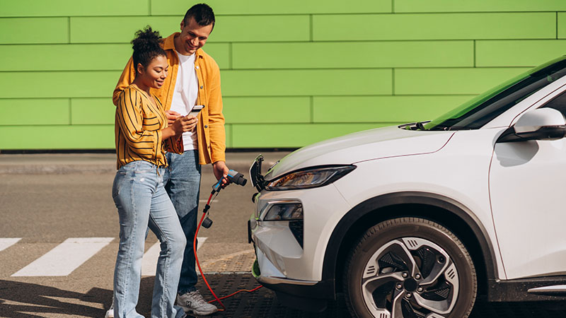 Yeni Başlayanlar İçin Elektrikli Araç Şarjı: Bilmeniz Gereken Her Şey